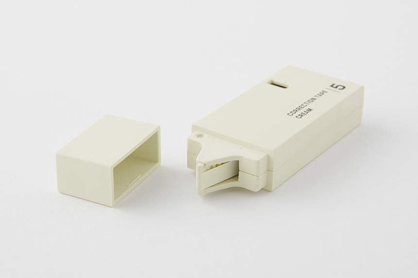 MIDORI　紙製修正テープ 5mm クリーム