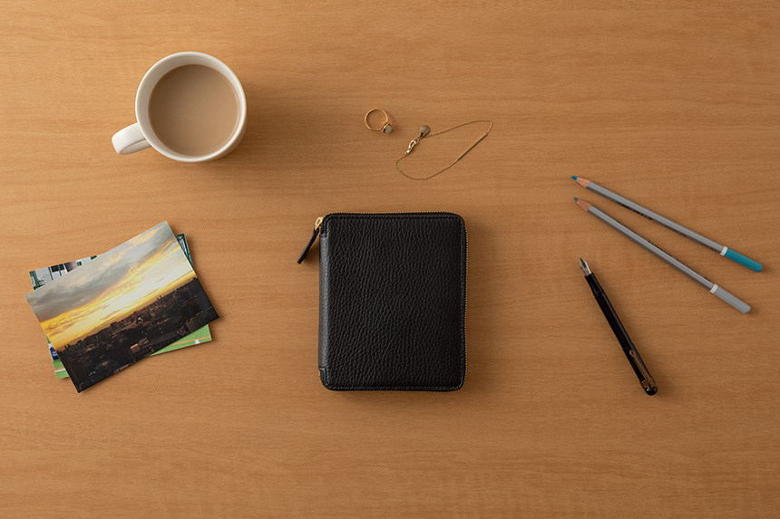 〔ミニスケッチ ジッパー〕B7 ノート＆手帳用革カバー