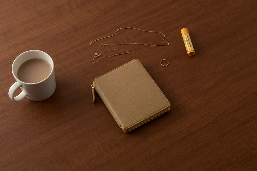 〔ミニスケッチ ジッパー〕B7 ノート＆手帳用革カバー