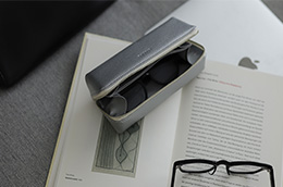 「EAUVUE」アイウェアグッズ特集